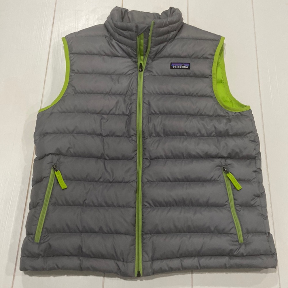 Patagonia Down Vest Boys Sz XL(14)